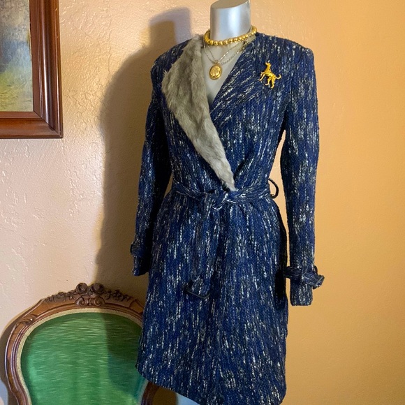 K & K Luxury New York Tweed Coat W/Faux Fur Color.  Sz  M - Picture 2 of 5